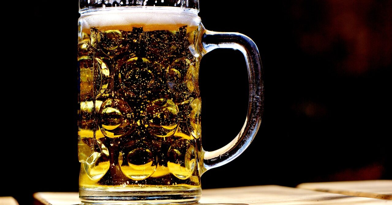 Cada euro de receita da cerveja gera 37 euros para o Estado