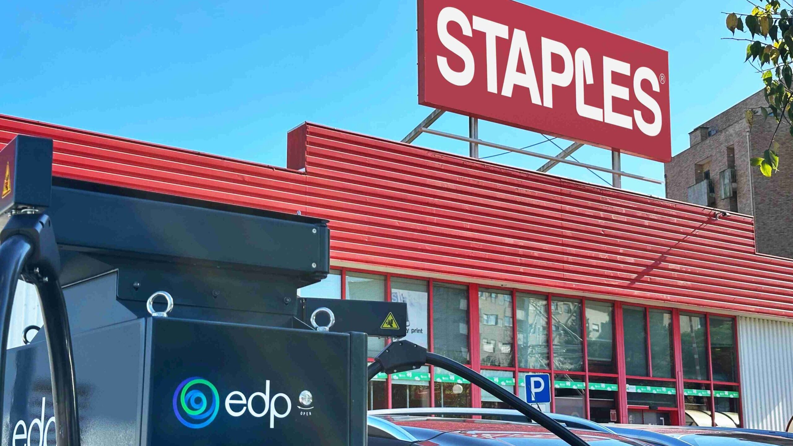 Concorrência deixa dona da Fnac comprar 11 lojas da Staples