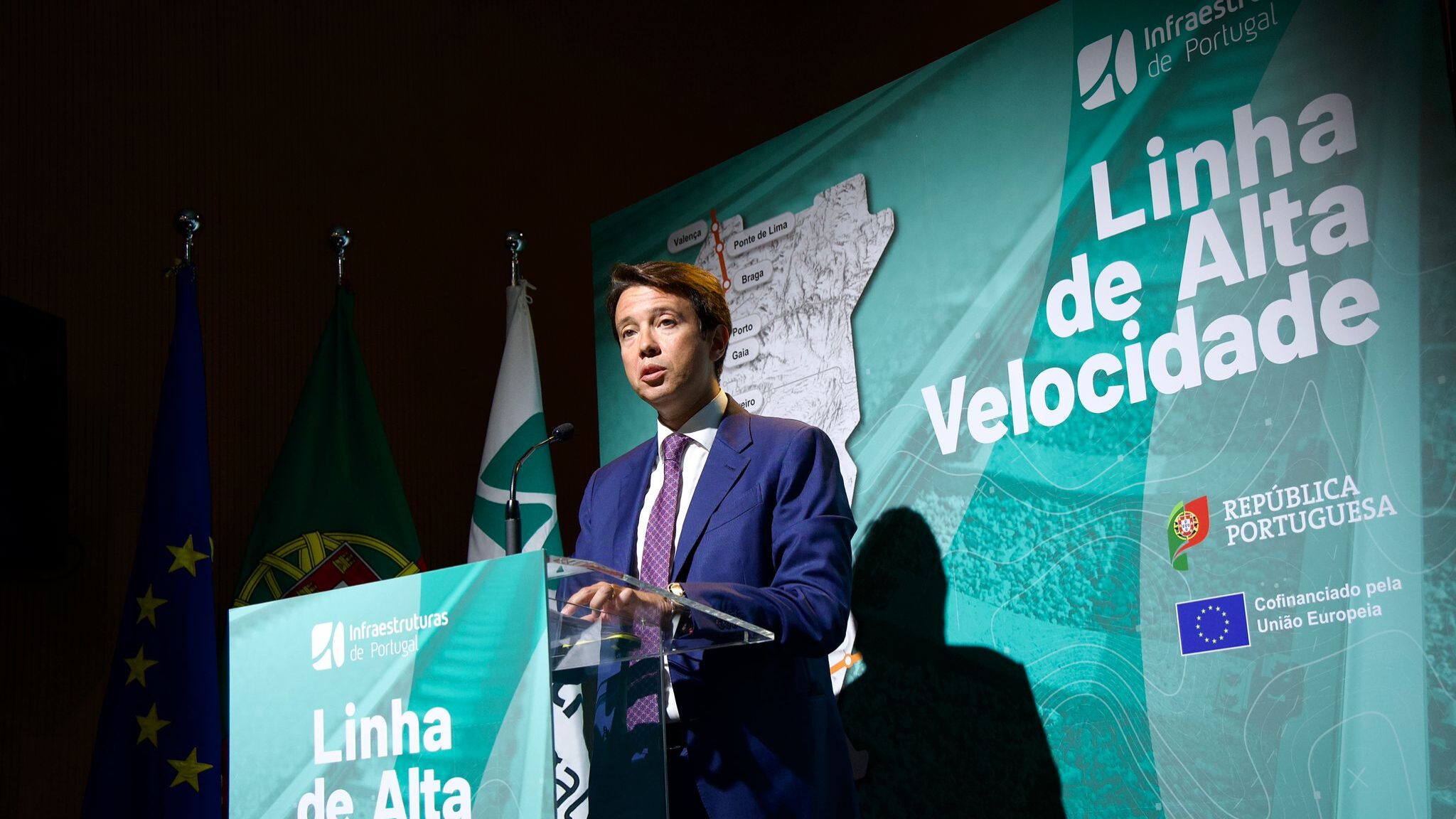 Mota-Engil reabilita ferrovia no Congo usada para transportar cobre