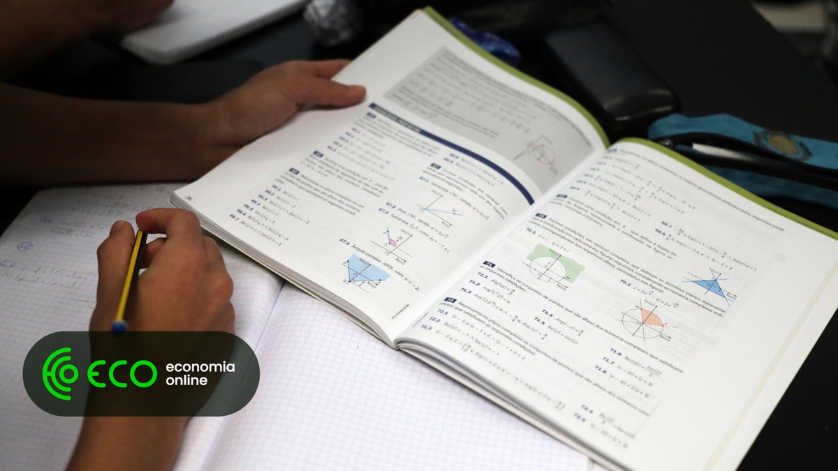 Médias da 2ª fase sobem a História e descem a Matemática