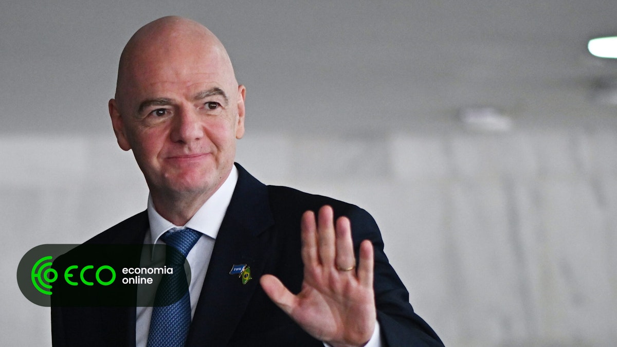 Executivos da FIFA pressionados a aprovar plano de Infantino