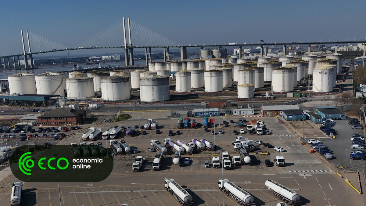 Bruxelas afasta imposto na UE sobre lucros das petrolíferas