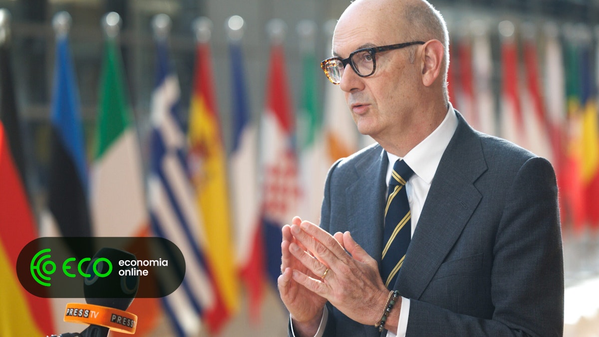 Ministro francês: plano de Mélenchon é "manguito" ao Euro