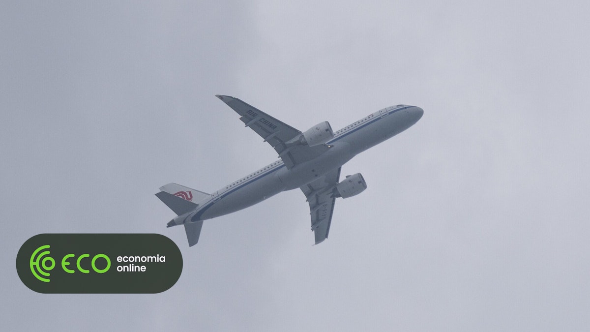 Guerra e escassez de aviões cortam lucro das transportadoras