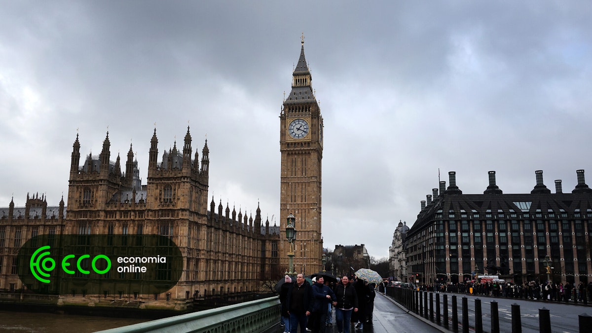 Mulher detida após quatro esfaqueamentos em Londres
