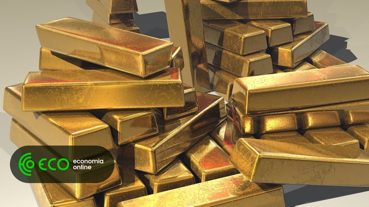 Ouro e bitcoin disparam