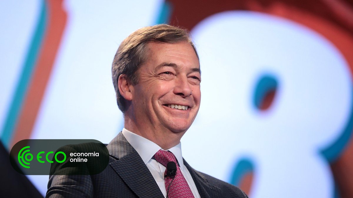 Farage assegura lugar no parlamento britânico